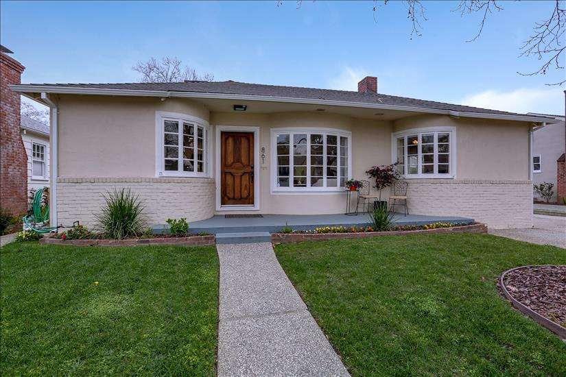 Photo of 861 54th St in Sacramento, CA