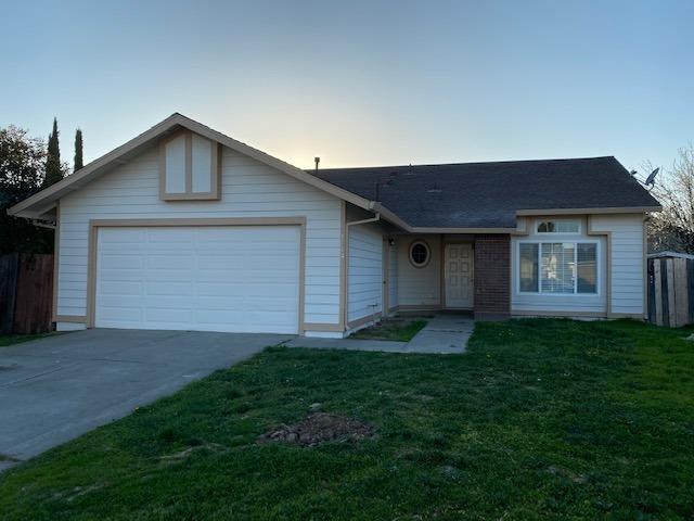 Detail Gallery Image 1 of 1 For 8064 Heather Hollow Ct, Sacramento,  CA 95828 - 3 Beds | 2 Baths