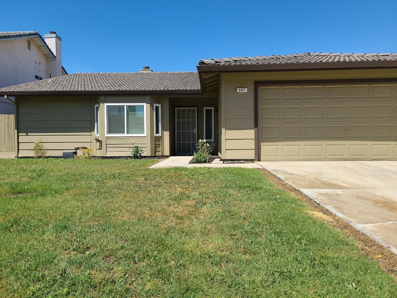 Detail Gallery Image 1 of 1 For 467 Ashwood Ct, Los Banos,  CA 93635 - 3 Beds | 2 Baths