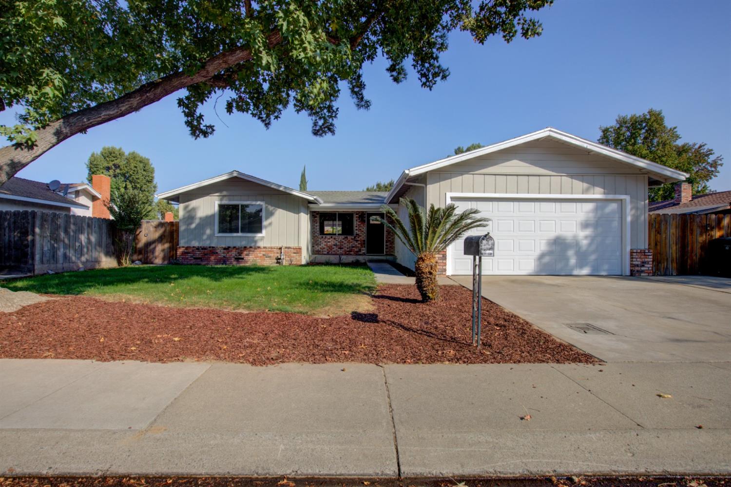 Detail Gallery Image 1 of 1 For 2521 Killarney Way, Modesto,  CA 95355 - 3 Beds | 2 Baths