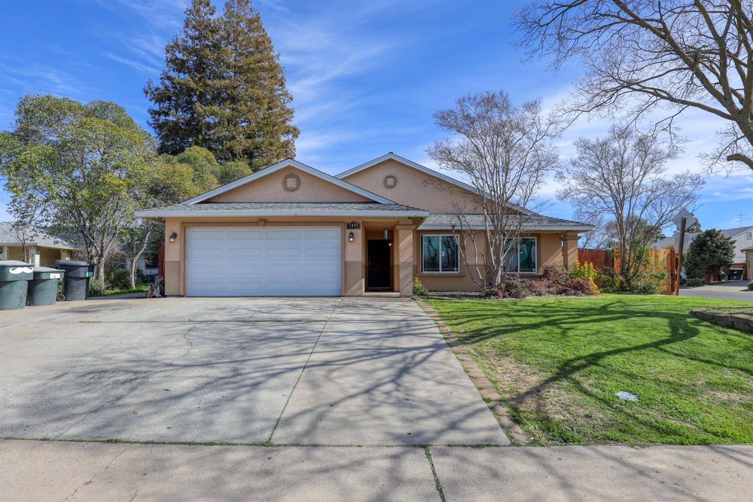Detail Gallery Image 1 of 1 For 7493 Ridge Willow Ct, Sacramento,  CA 95828 - 3 Beds | 2 Baths