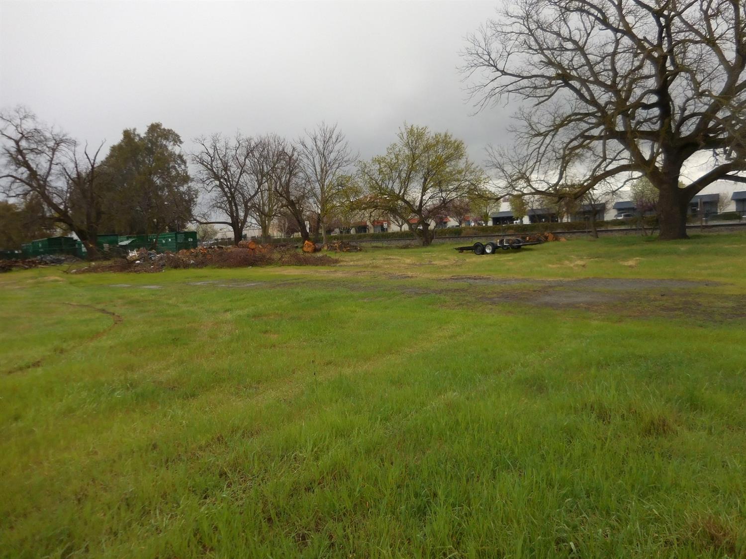 Photo of 1021 E Beamer St in Woodland, CA