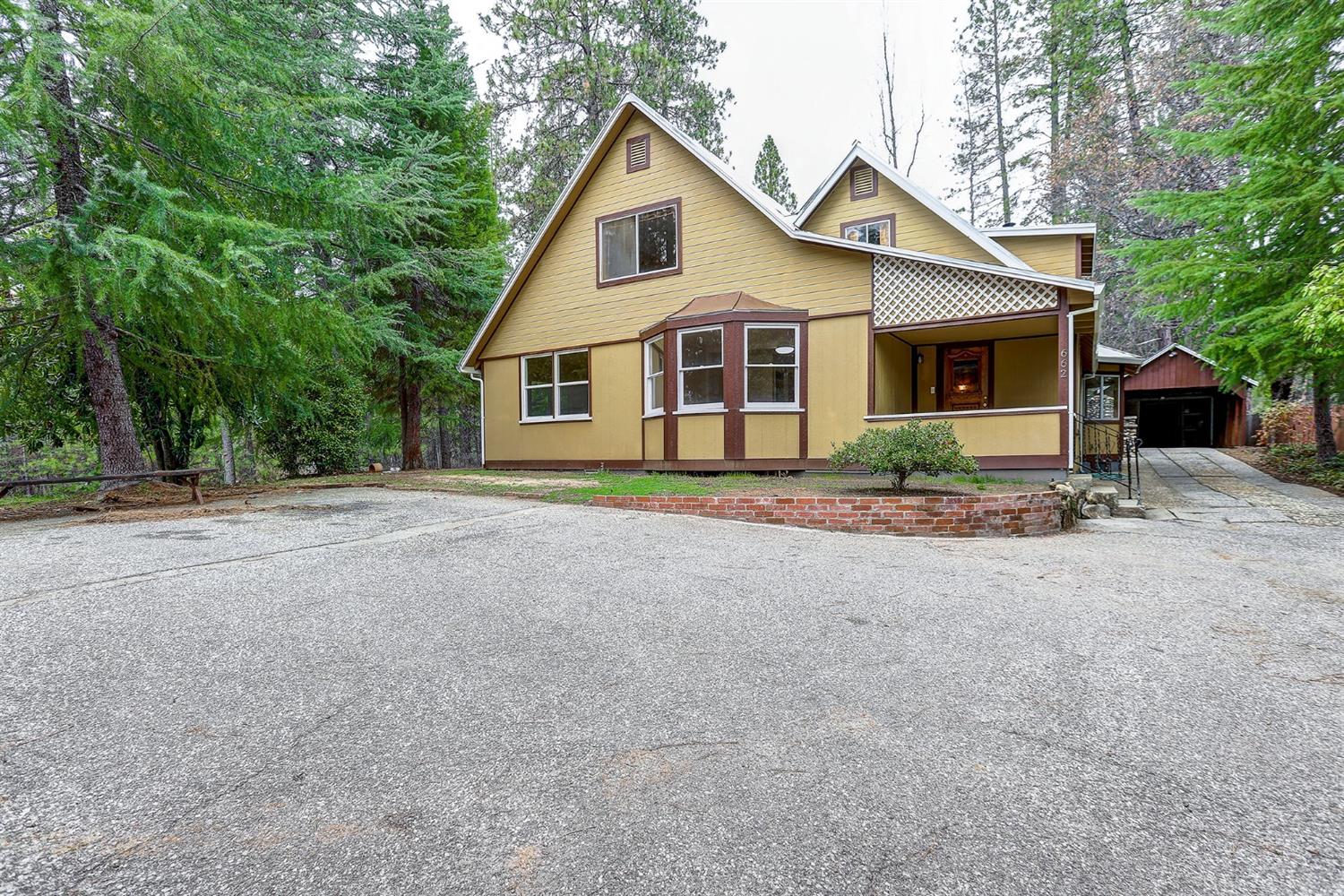 Detail Gallery Image 1 of 1 For 662 W Nevada Street Ext., Nevada City,  CA 95959 - 2 Beds | 2 Baths