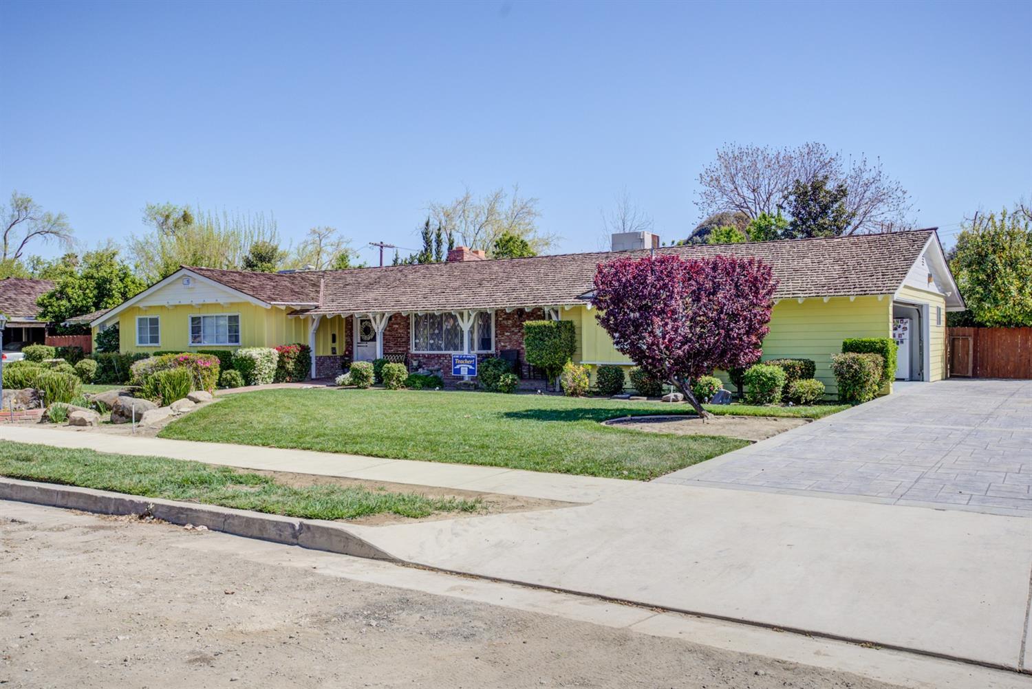 1425 Harris Ave, Dos Palos, CA 93620 Home for Sale