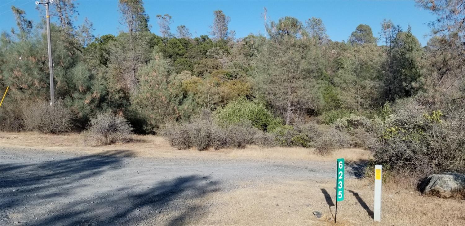 Mc Keon Ponderosa entrance to this Rim Rock listing has the "6235" address at the driveway entrance.  However, the driveway entrance is actually to this property for sale.  The 6235 proerty doesn't begin until lower section of the driveway where the 