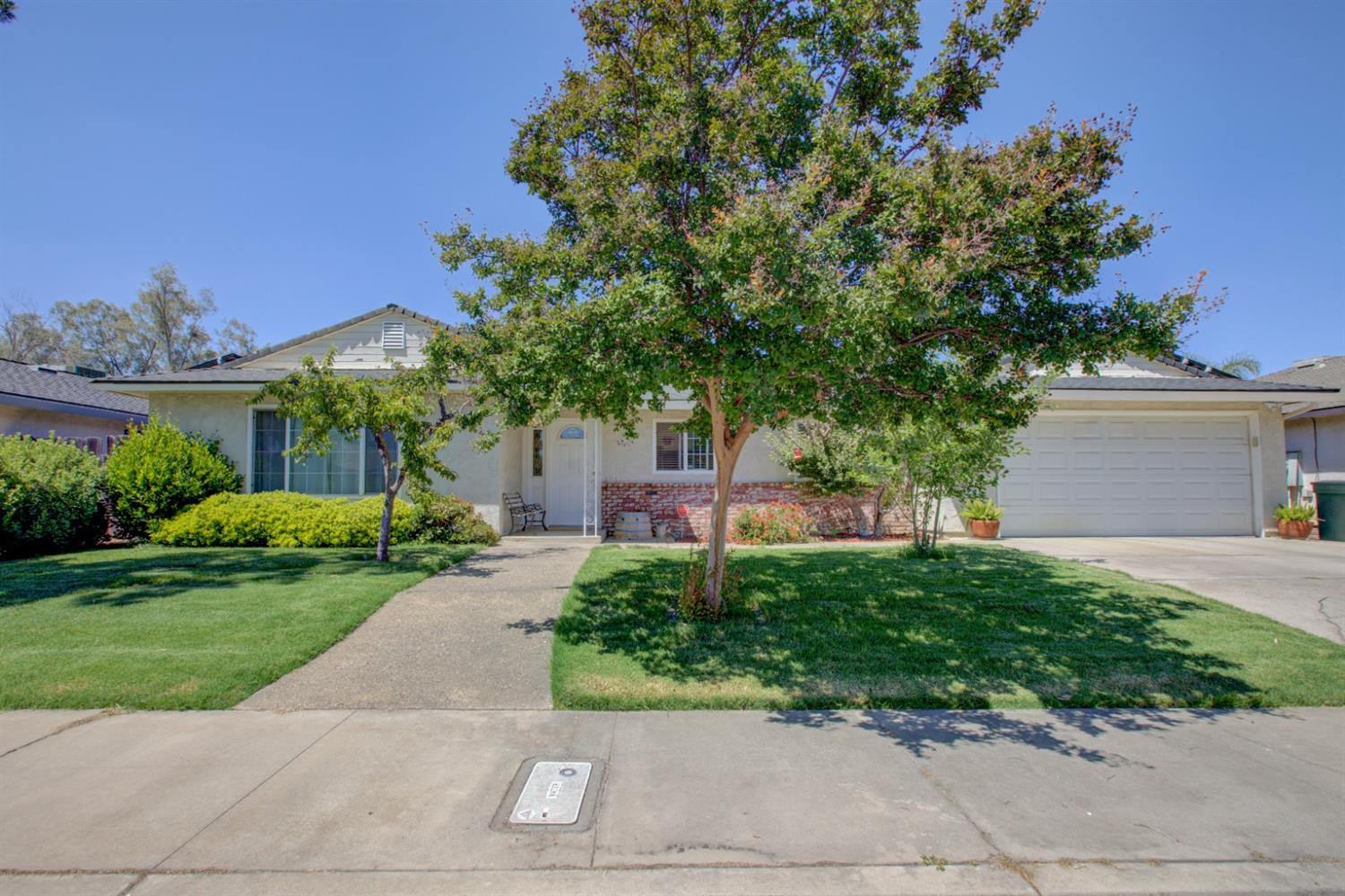 Detail Gallery Image 1 of 1 For 569 Leslie Ct, Merced,  CA 95348 - 3 Beds | 2 Baths