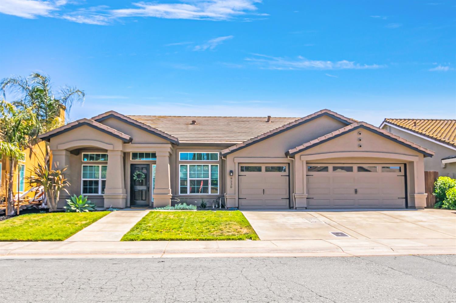 Detail Gallery Image 1 of 1 For 9230 Lakemont Dr, Elk Grove,  CA 95624 - 4 Beds | 2 Baths