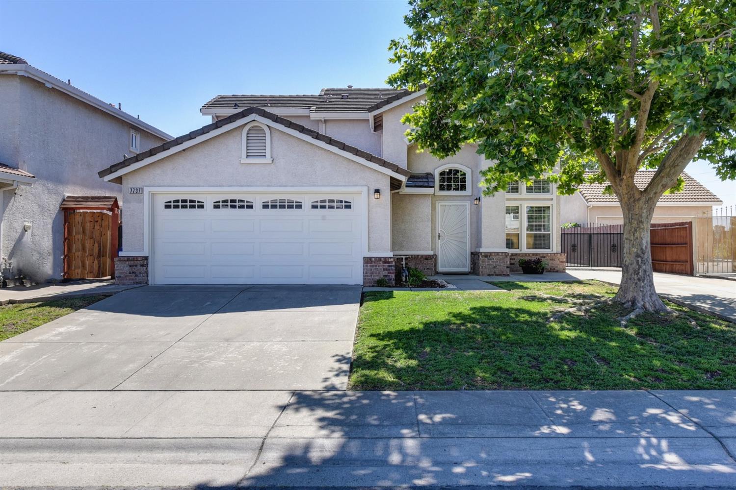 Detail Gallery Image 1 of 1 For 7737 Laramore Way, Sacramento,  CA 95832 - 4 Beds | 2/1 Baths