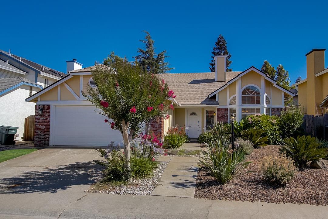 Detail Gallery Image 1 of 1 For 8822 Hollowstone Way, Sacramento,  CA 95828 - 3 Beds | 2 Baths