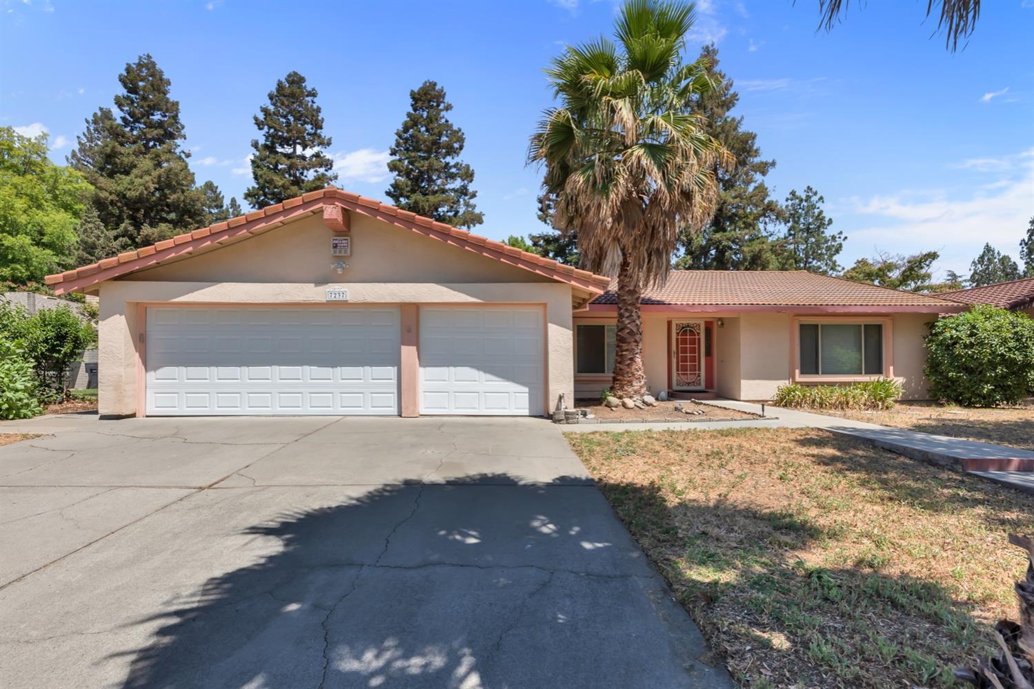 Detail Gallery Image 1 of 1 For 7237 Long River Dr, Sacramento,  CA 95831 - 3 Beds | 2 Baths