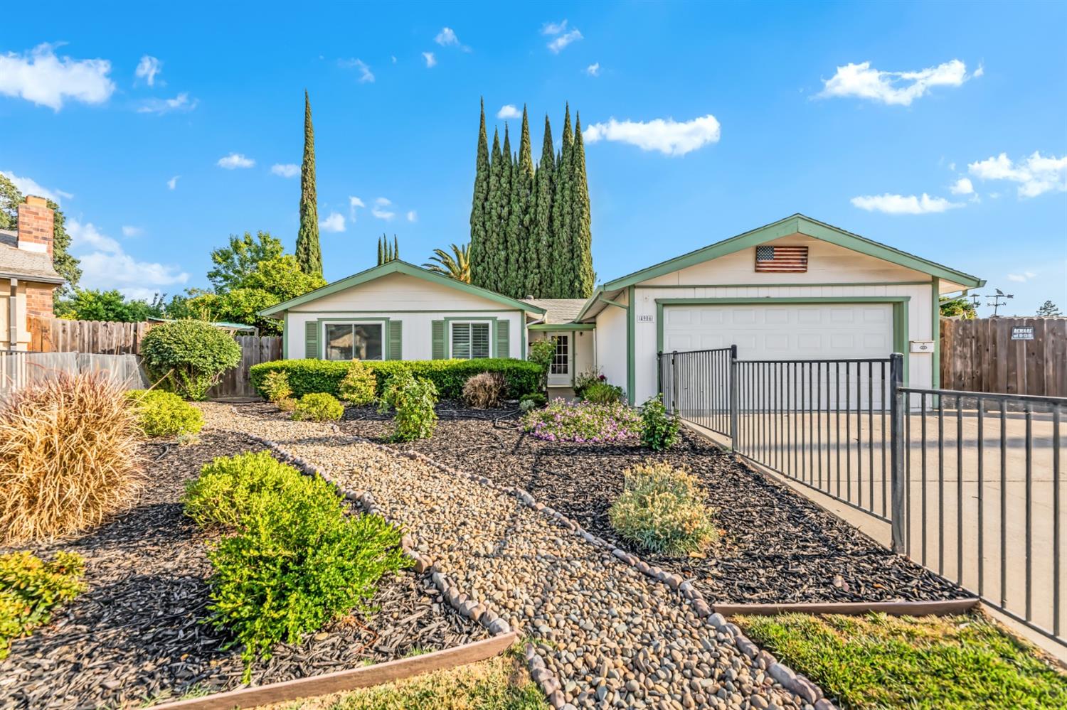 Detail Gallery Image 1 of 1 For 4906 Peale Dr, Sacramento,  CA 95842 - 4 Beds | 2 Baths