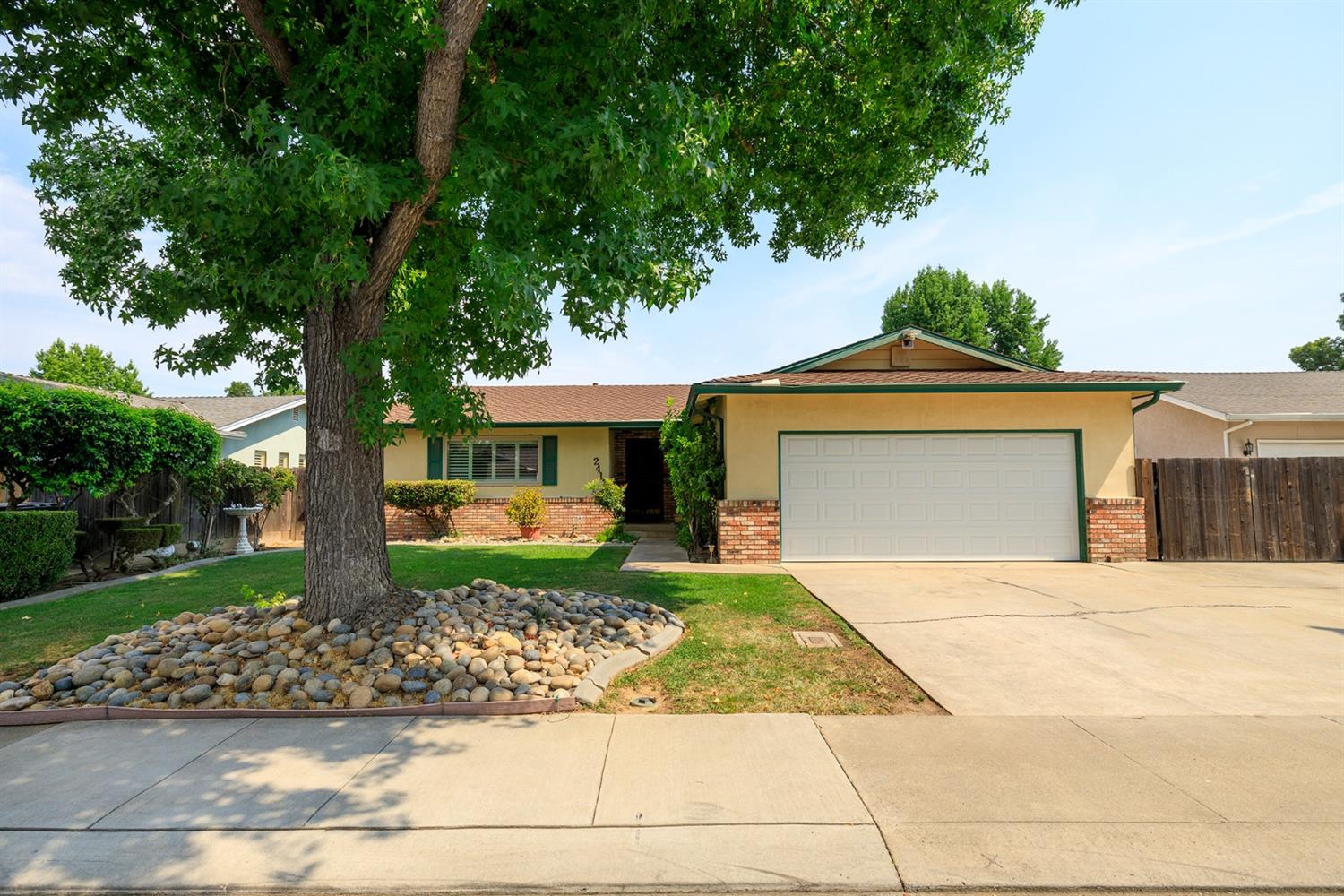 Detail Gallery Image 1 of 1 For 2413 Tallent Dr, Modesto,  CA 95355 - 3 Beds | 2 Baths