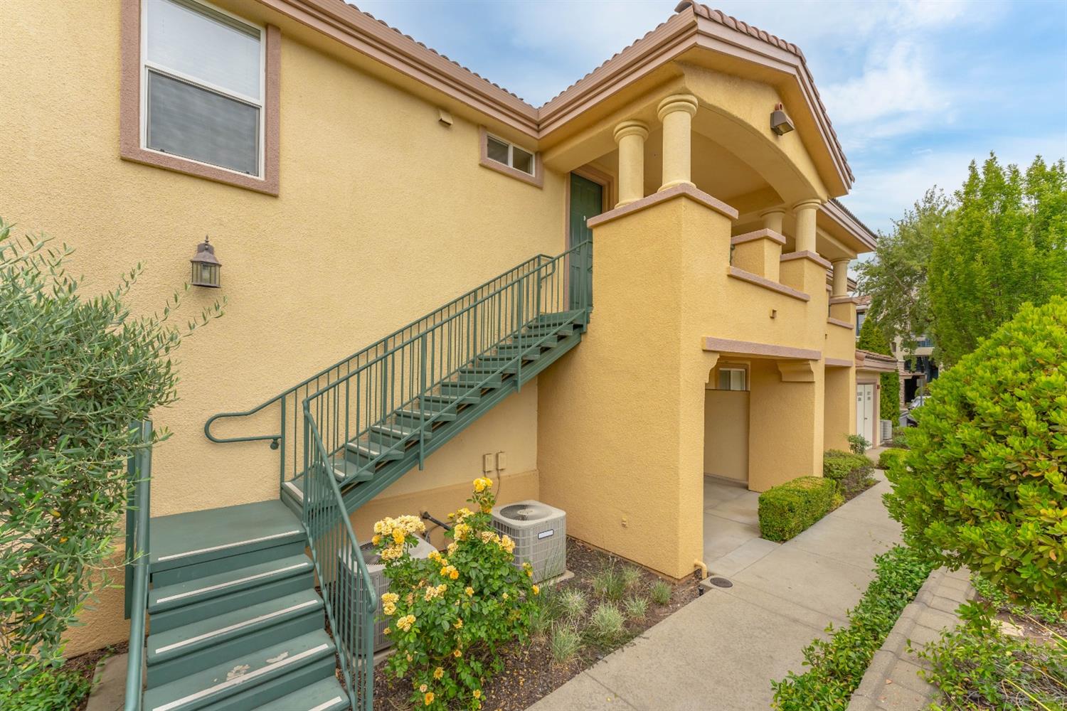 Photo #3: 221085241 Listing 