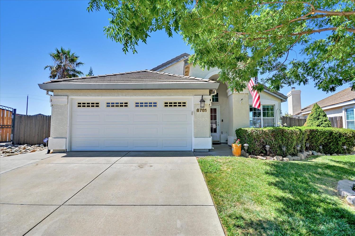 Detail Gallery Image 1 of 1 For 8781 Owlet Ct, Elk Grove,  CA 95624 - 4 Beds | 2 Baths