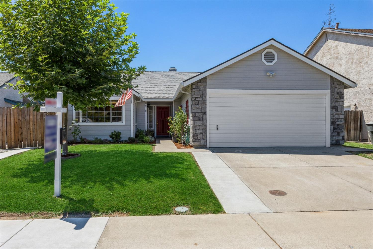 Detail Gallery Image 1 of 1 For 8414 Auberry Dr, Sacramento,  CA 95828 - 3 Beds | 2 Baths