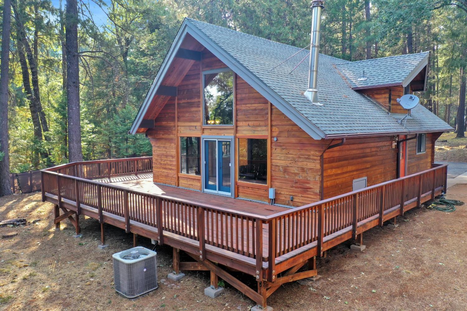 Detail Gallery Image 1 of 1 For 20278 Scotts Flat Rd, Nevada City,  CA 95959 - 3 Beds | 2 Baths