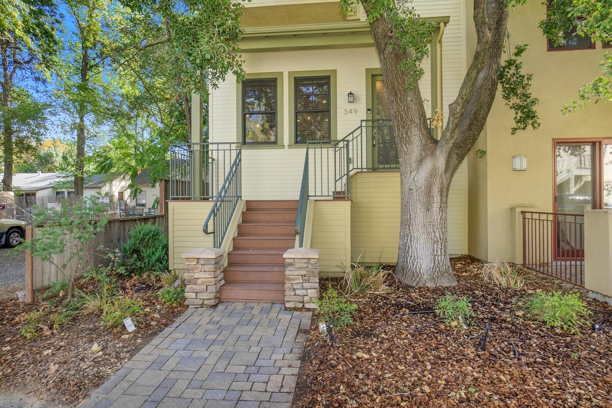 Detail Gallery Image 1 of 1 For 349 B St, Davis,  CA 95616 - 3 Beds | 2/1 Baths