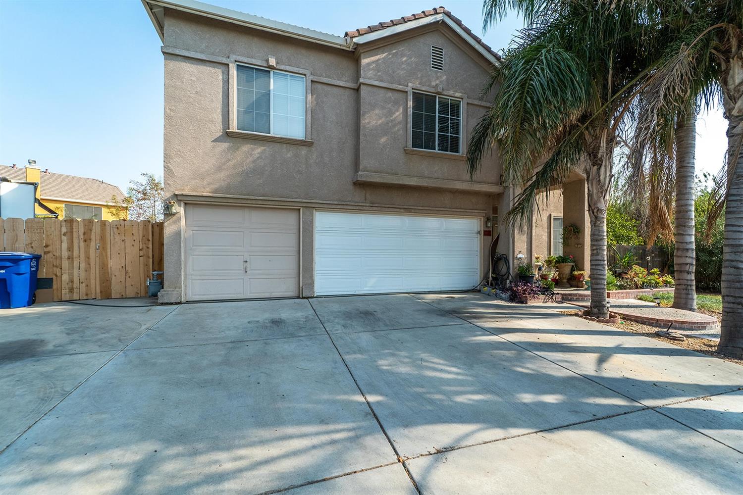 Detail Gallery Image 1 of 1 For 853 Neal Ct, Los Banos,  CA 93635 - 5 Beds | 2/1 Baths