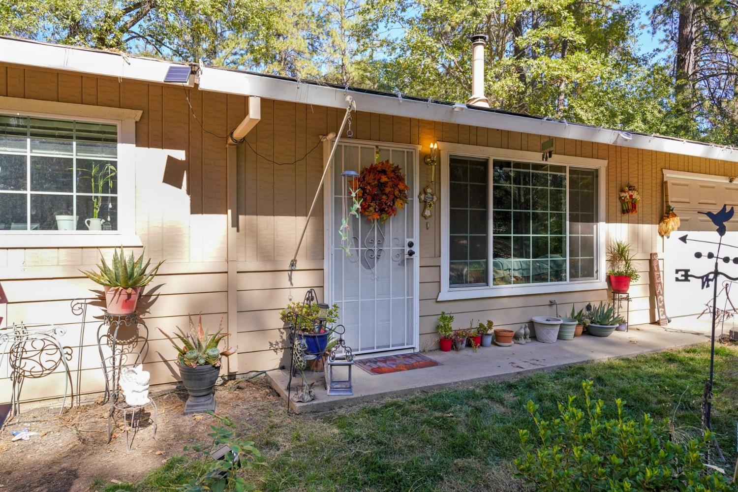 Detail Gallery Image 1 of 1 For 1463 Pleasant Valley Rd, Placerville,  CA 95667 - 3 Beds | 1/1 Baths