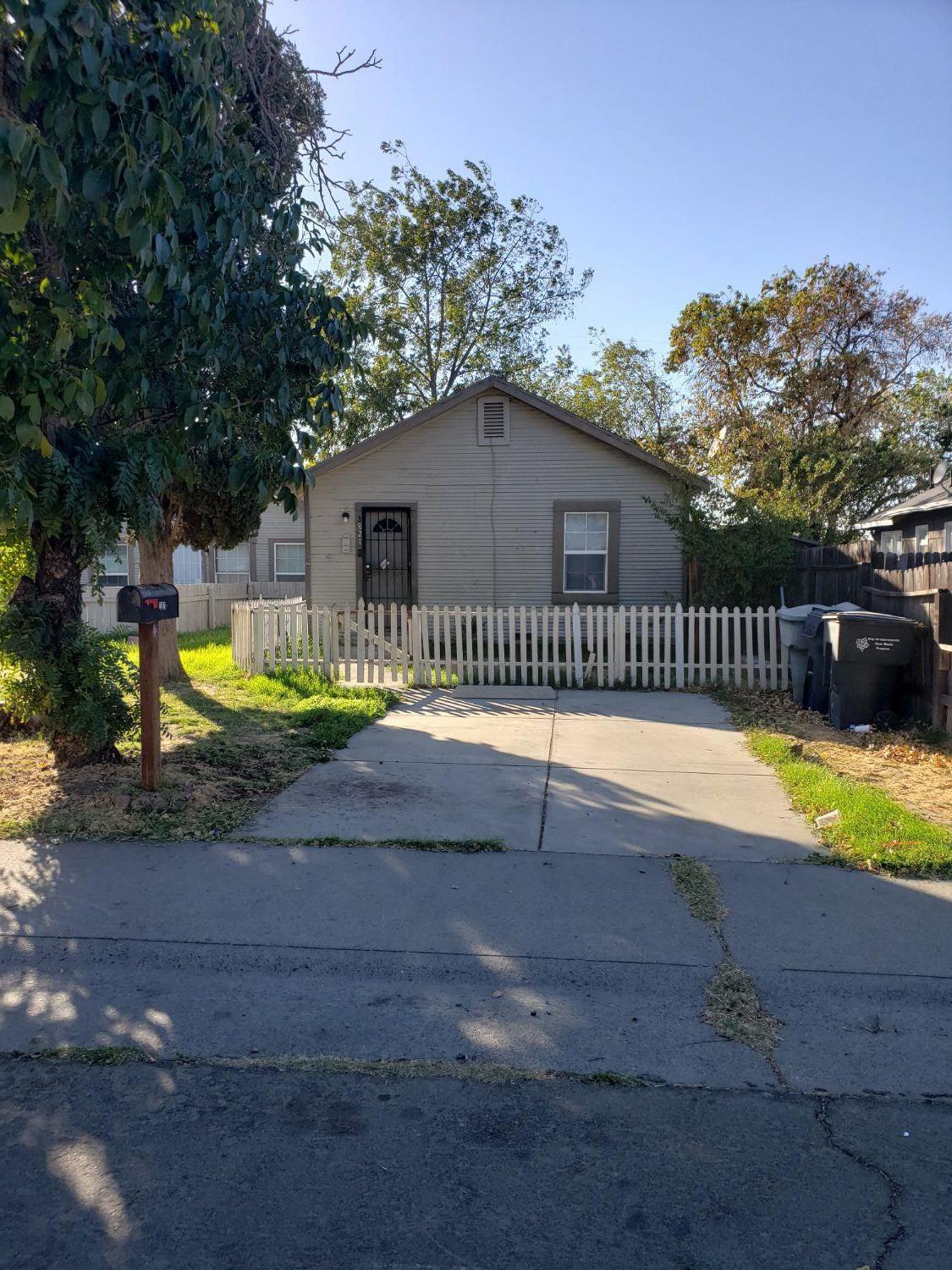 Detail Gallery Image 1 of 1 For 3821 Cypress St, Sacramento,  CA 95838 - 1 Beds | 1 Baths