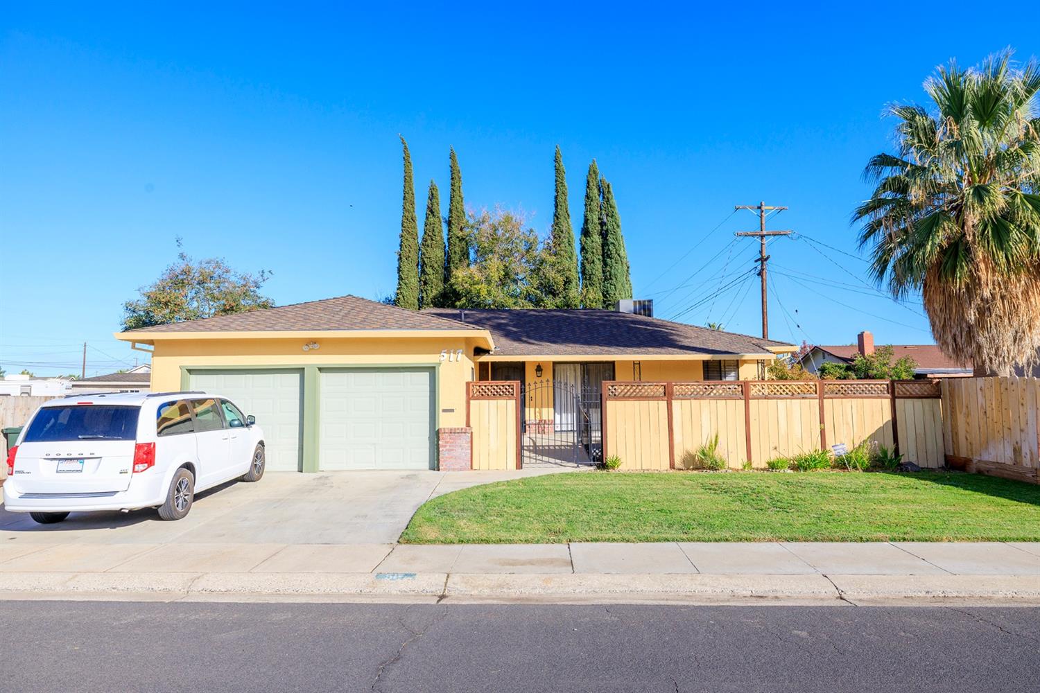 Detail Gallery Image 1 of 1 For 517 Lupton St, Manteca,  CA 95337 - 3 Beds | 2 Baths