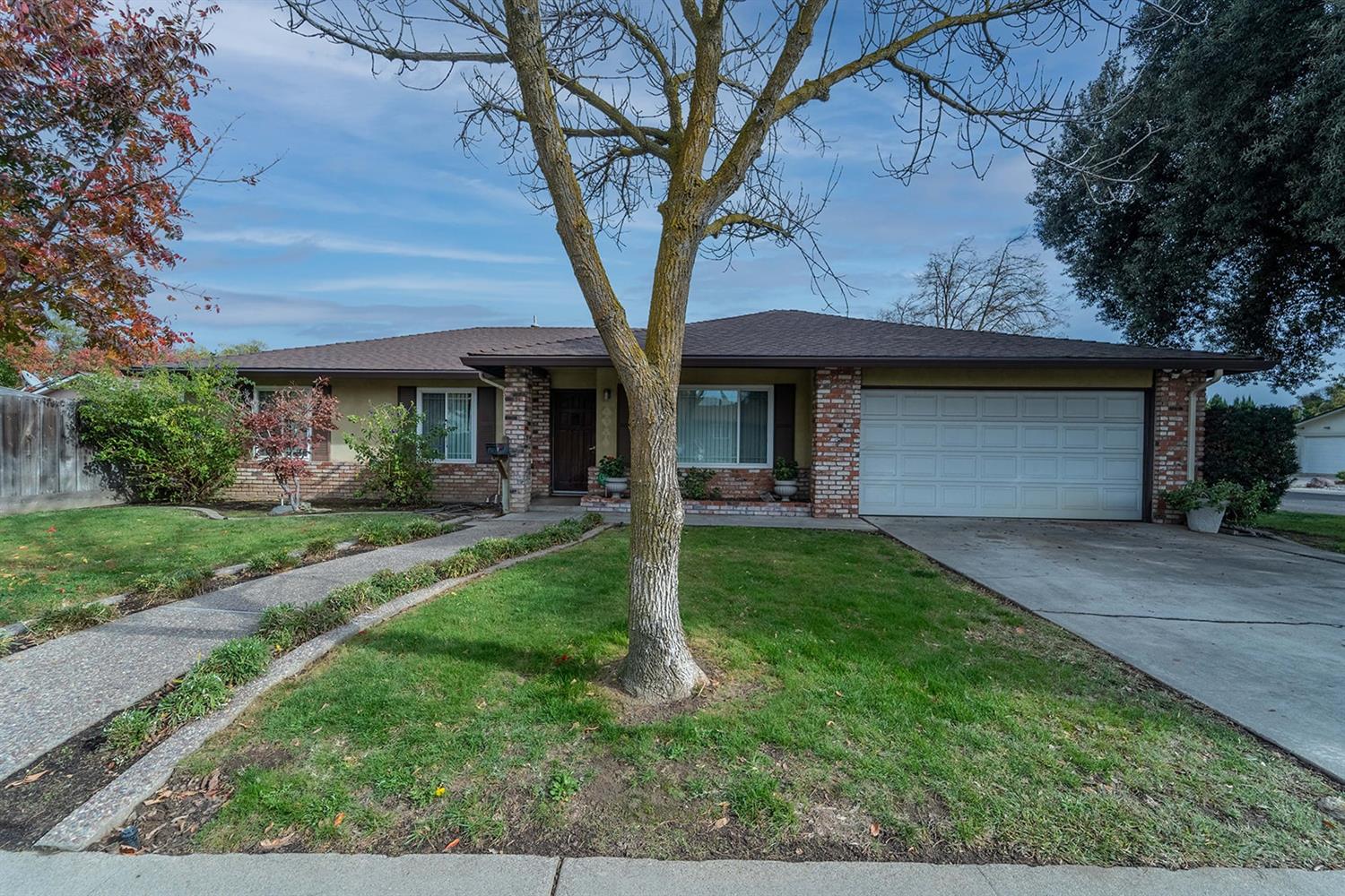 Detail Gallery Image 1 of 1 For 1924 Cota Way, Modesto,  CA 95355 - 3 Beds | 2 Baths