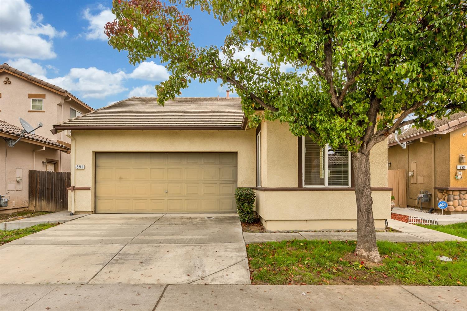 Detail Gallery Image 1 of 1 For 291 Sun Shower Cir, Sacramento,  CA 95823 - 2 Beds | 2 Baths