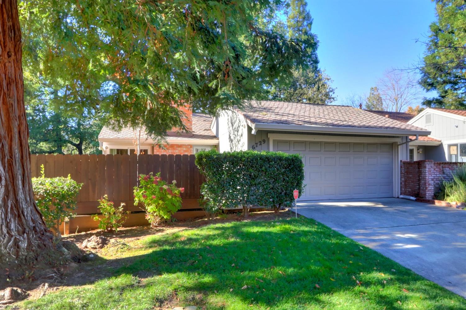 Detail Gallery Image 1 of 1 For 6729 Vivienda Ln, Citrus Heights,  CA 95621 - 2 Beds | 1/1 Baths