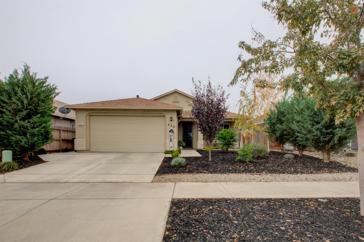 Detail Gallery Image 1 of 1 For 452 Glendon Pl, Merced,  CA 95348 - 3 Beds | 2 Baths