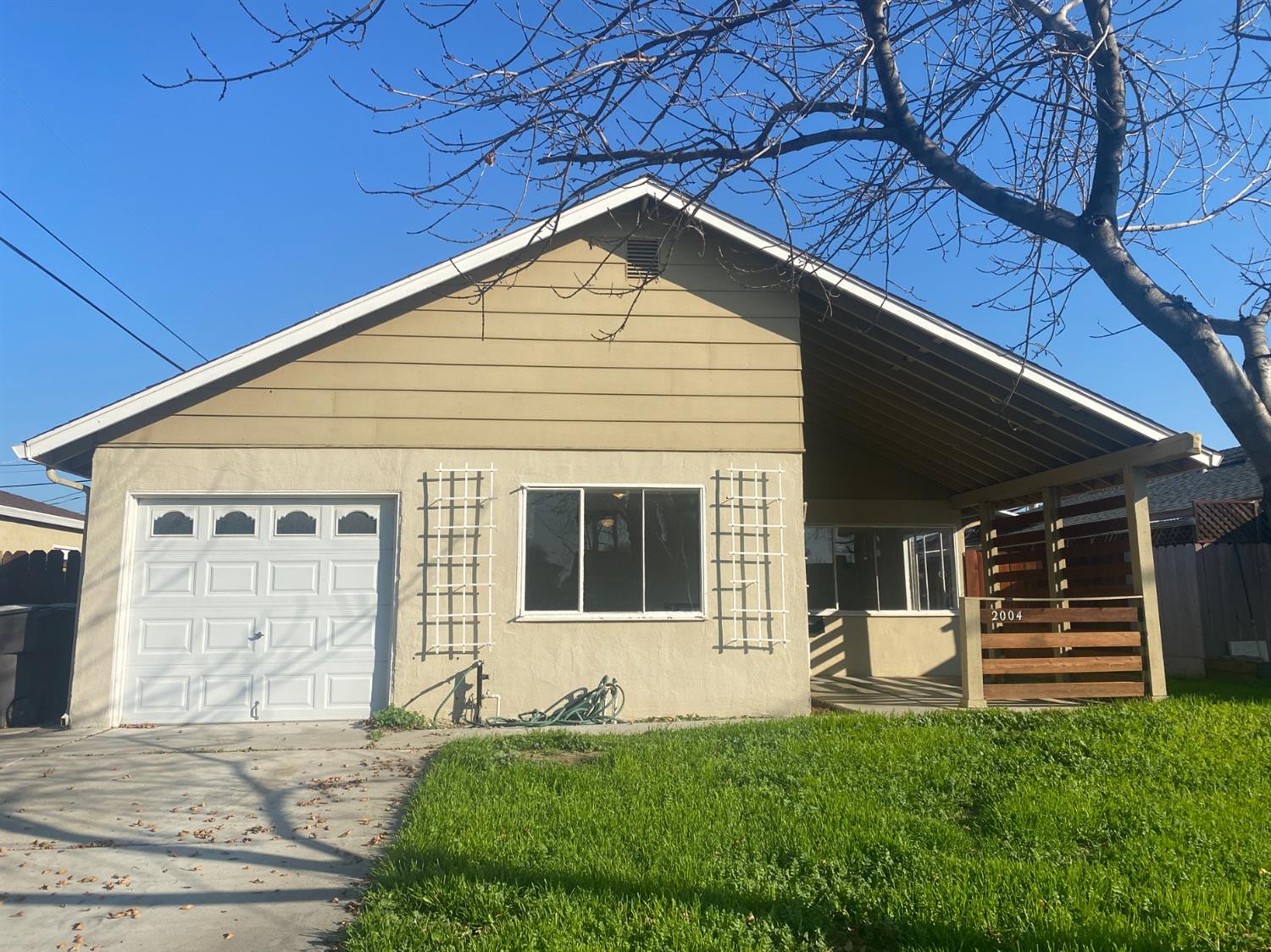 2004 East St, Tracy, CA, 95376
