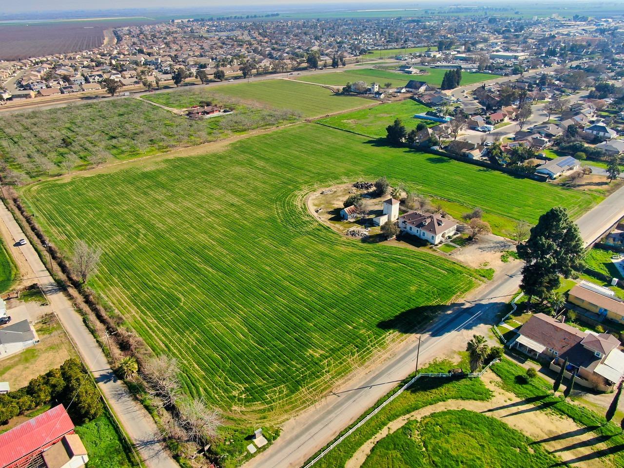 Photo of 27642 Fig Ln in Newman, CA
