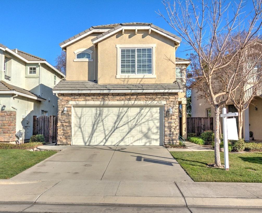 Detail Gallery Image 1 of 1 For 3121 English Oak Cir, Stockton,  CA 95209 - 3 Beds | 2/1 Baths