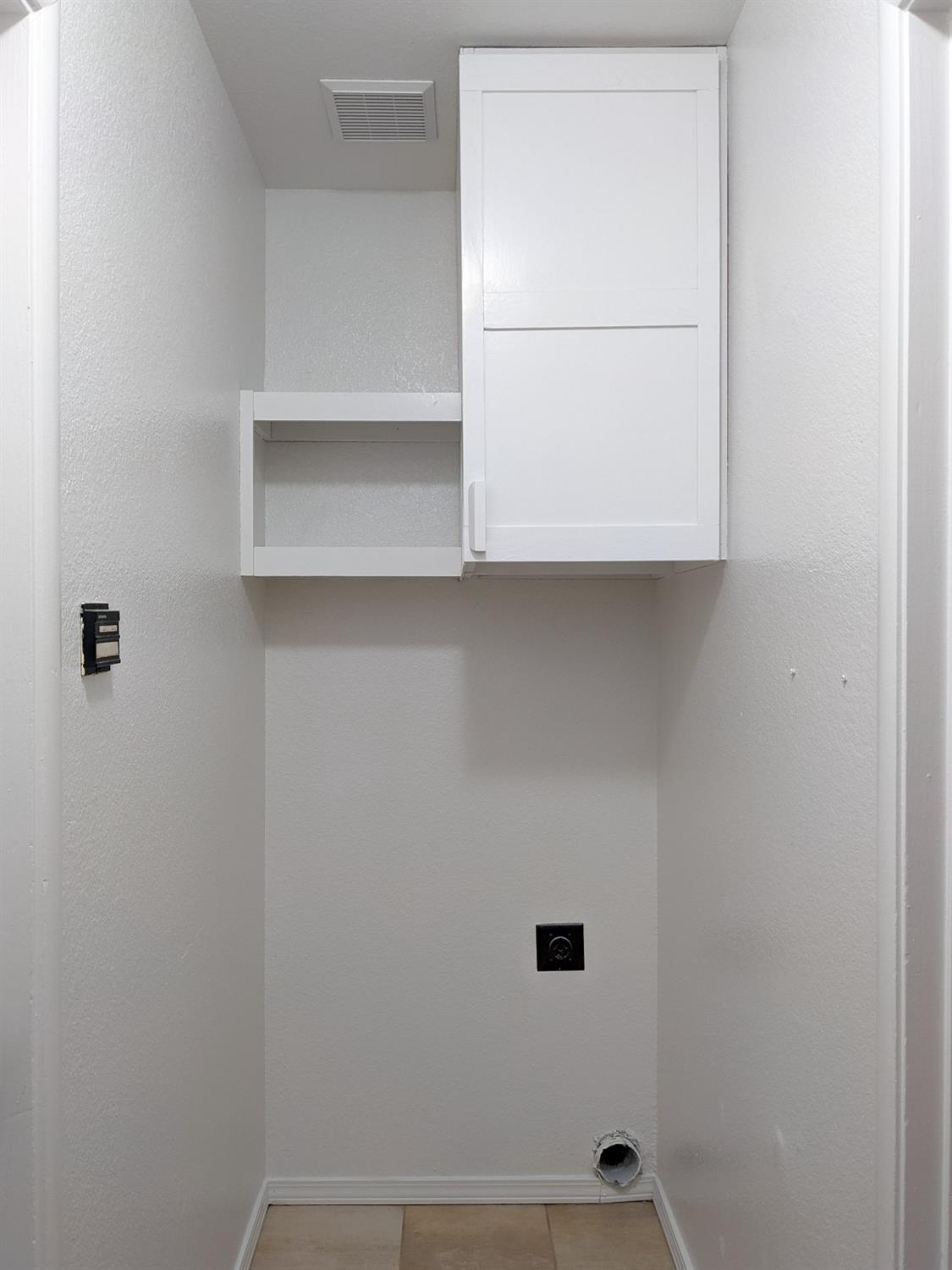Indoor laundry room - downstairs