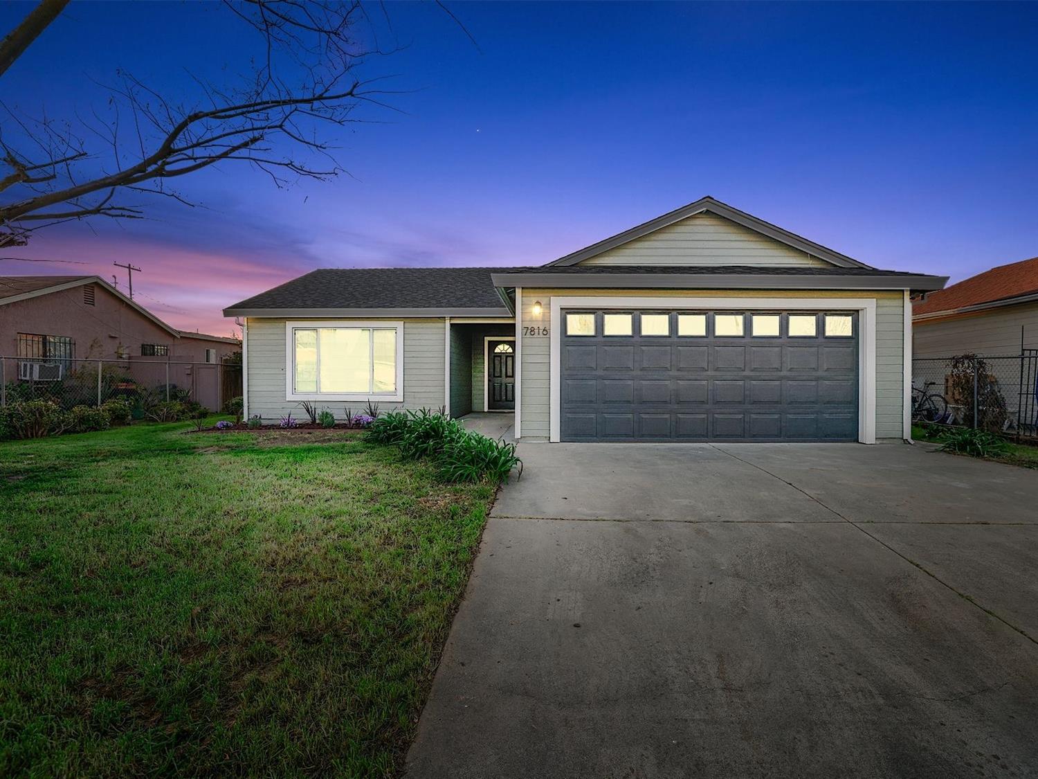 Detail Gallery Image 1 of 1 For 7816 Shrader Cir, Sacramento,  CA 95832 - 3 Beds | 2 Baths