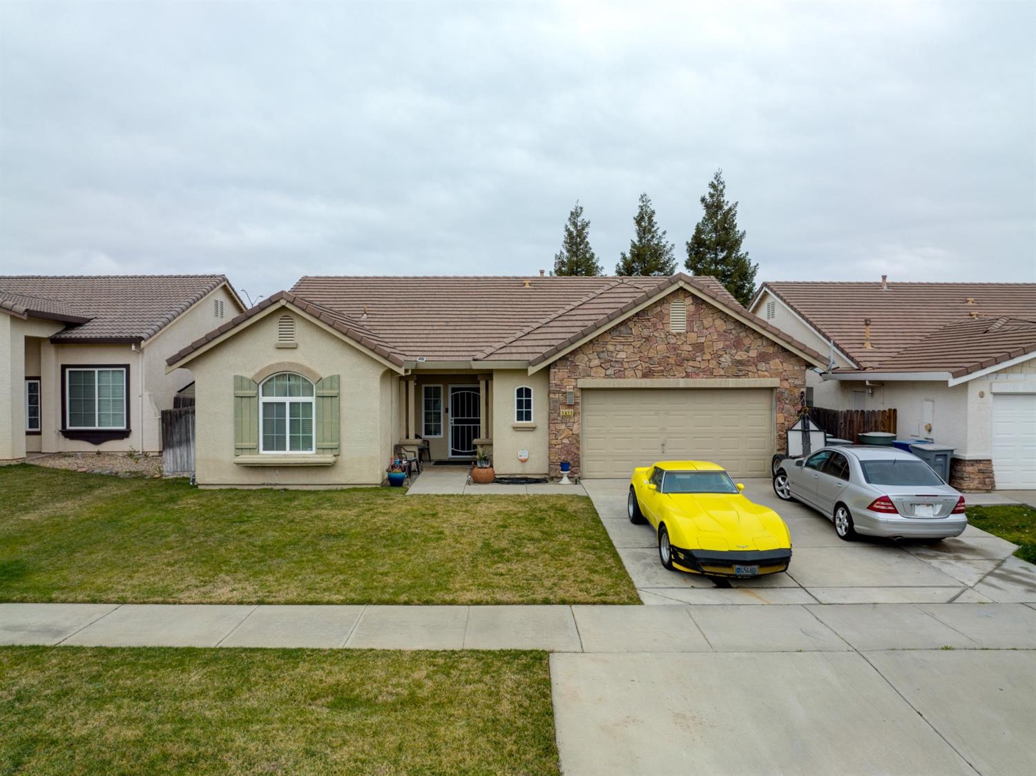 Detail Gallery Image 1 of 1 For 1411 Esplanade Dr, Merced,  CA 95348 - 3 Beds | 2 Baths