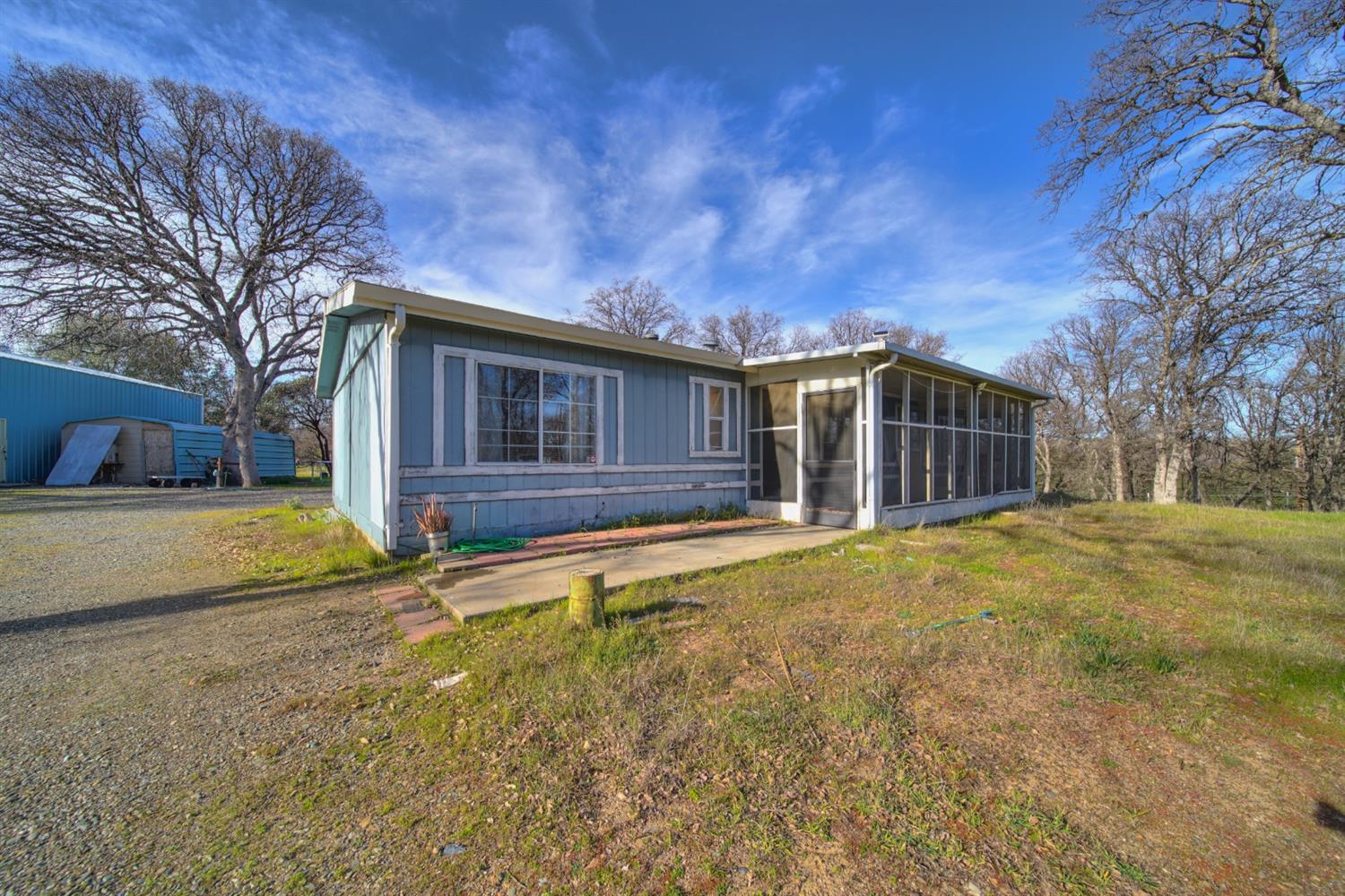 Detail Gallery Image 1 of 1 For 19395 Pine Creek Rd, Red Bluff,  CA 96080 - 3 Beds | 2 Baths