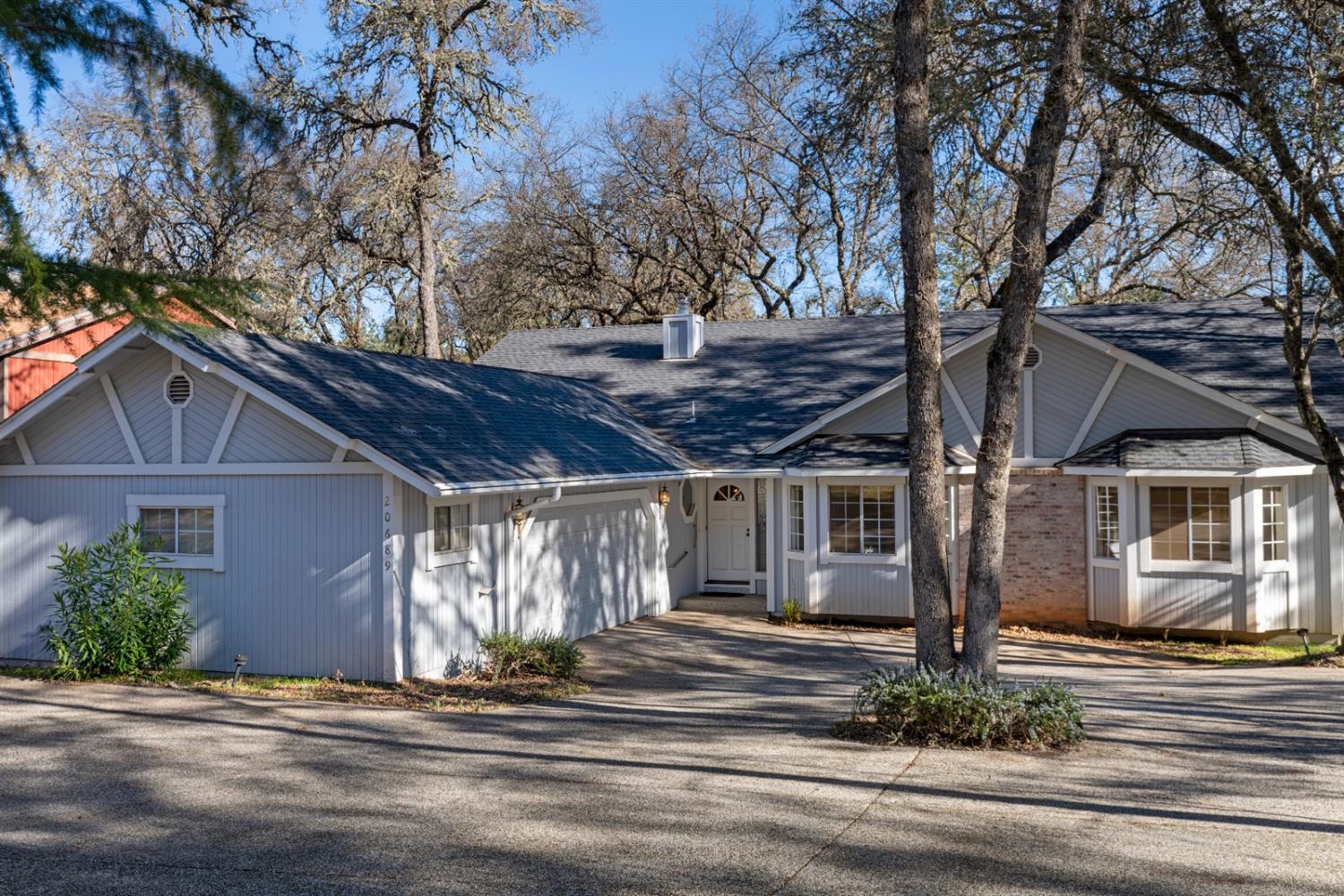 Detail Gallery Image 1 of 1 For 20689 Chaparral Cir, Penn Valley,  CA 95946 - 3 Beds | 2 Baths