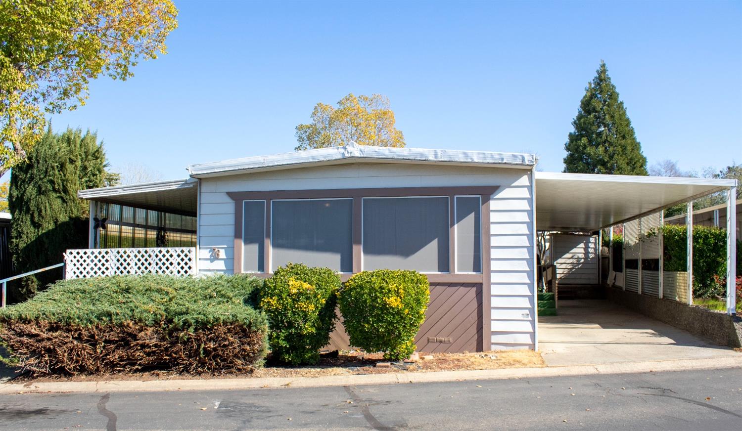 Detail Gallery Image 1 of 1 For 76 Redwood Ln, Folsom,  CA 95630 - 2 Beds | 2 Baths