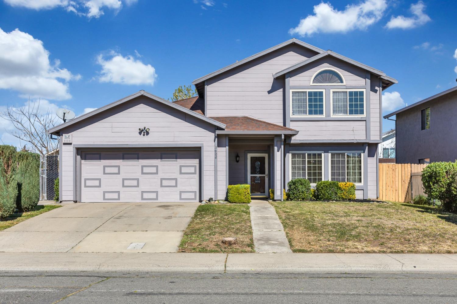 Detail Gallery Image 1 of 1 For 7908 Cresentdale Way, Sacramento,  CA 95823 - 3 Beds | 2/1 Baths