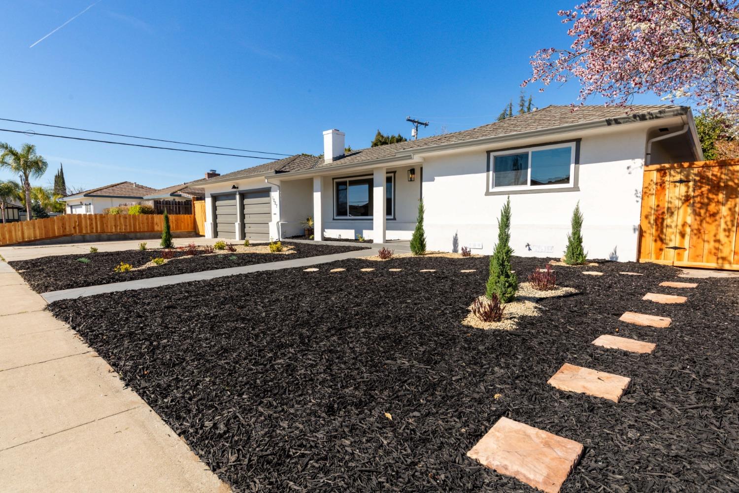 Detail Gallery Image 1 of 1 For 1007 Sutter St, Manteca,  CA 95336 - 3 Beds | 2 Baths