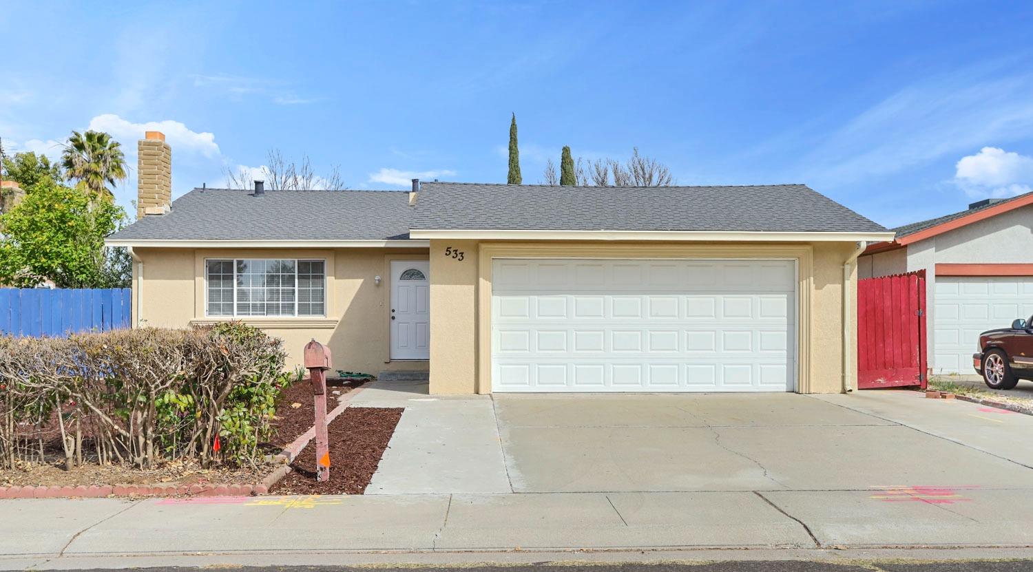 Detail Gallery Image 1 of 1 For 533 Don Carlos Ct, Manteca,  CA 95336 - 4 Beds | 2 Baths