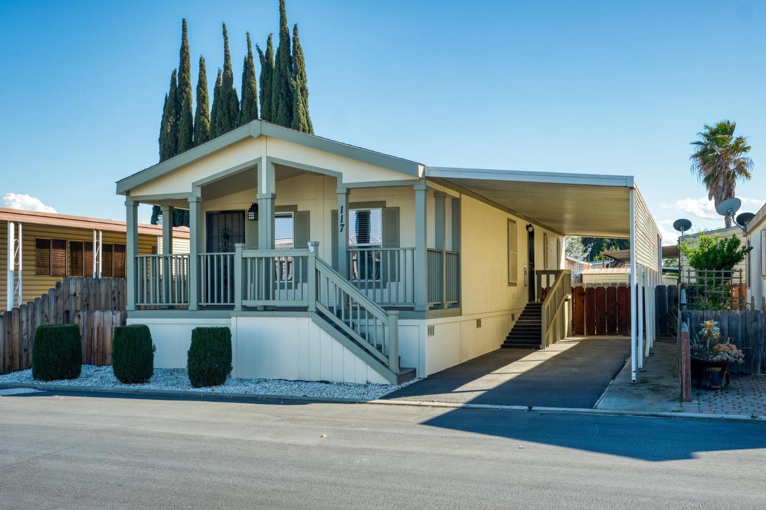 Detail Gallery Image 1 of 1 For 1830 Yosemite Ave 117, Manteca,  CA 95336 - 2 Beds | 2 Baths