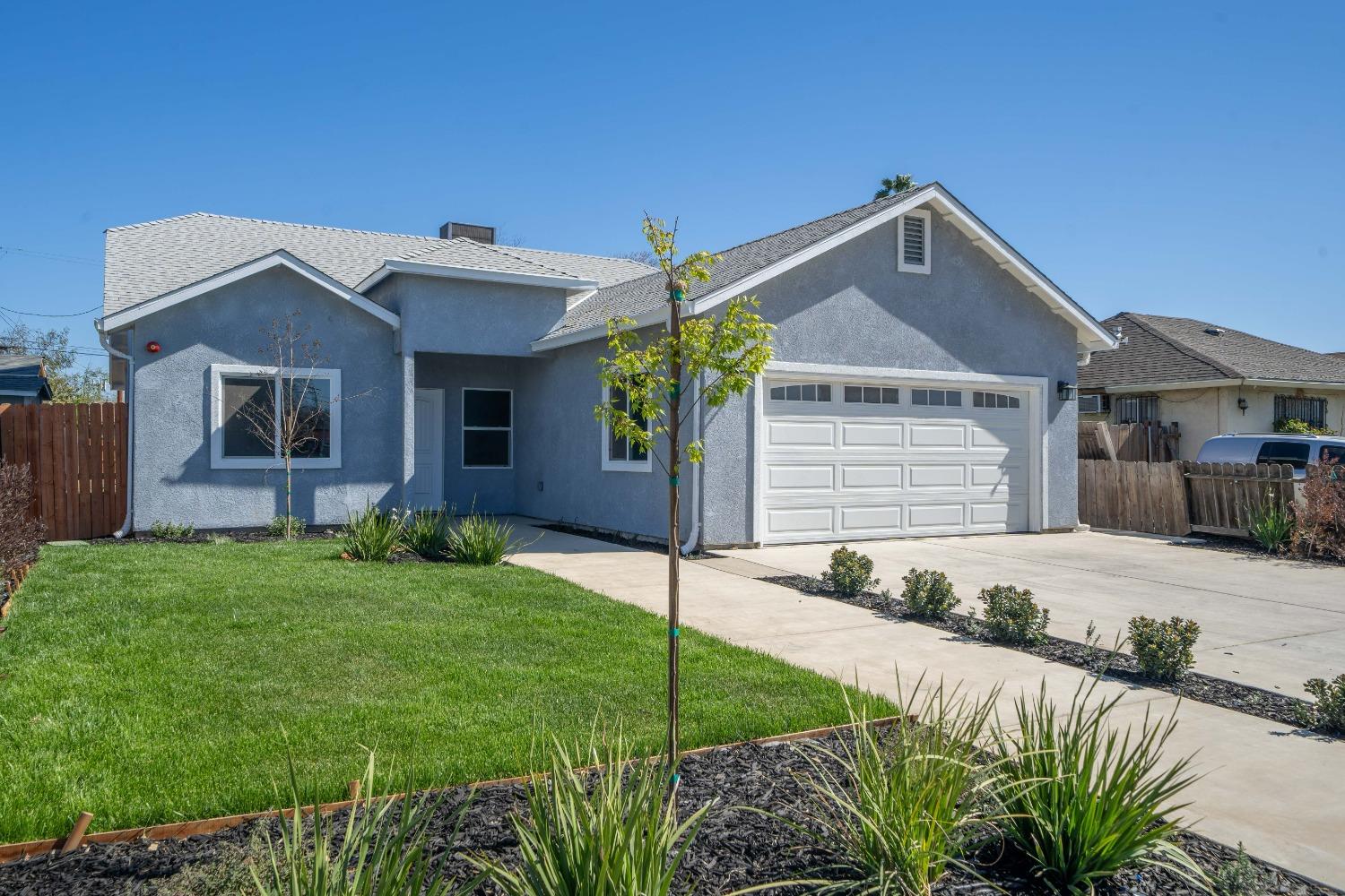 Detail Gallery Image 1 of 1 For 1010 Alamo Ave, Modesto,  CA 95351 - 5 Beds | 2 Baths