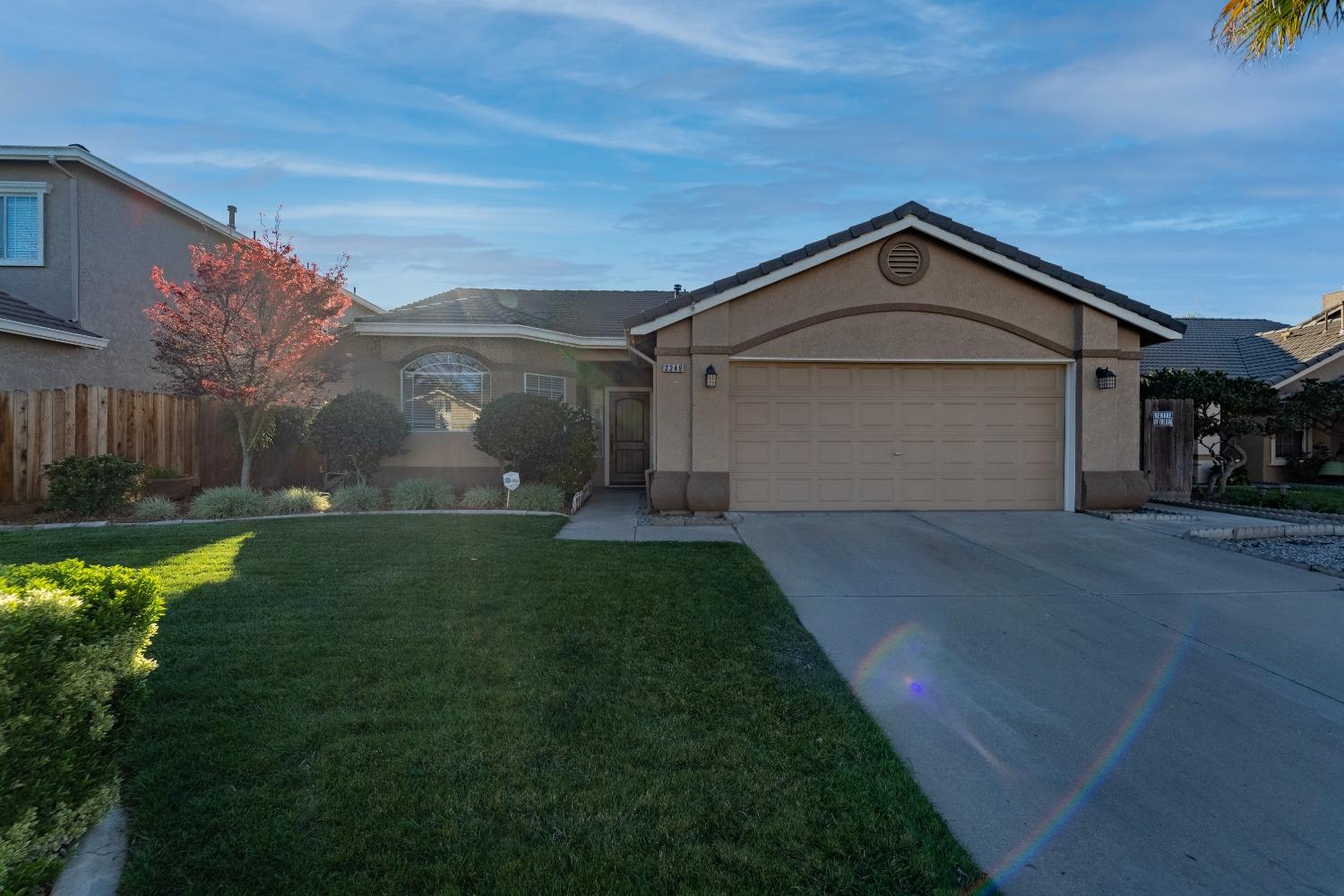 Detail Gallery Image 1 of 1 For 2249 Trotter Way, Turlock,  CA 95380 - 3 Beds | 2 Baths