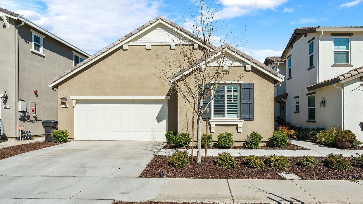 Detail Gallery Image 1 of 1 For 1735 Plumas Dr, Lathrop,  CA 95330 - 4 Beds | 2 Baths