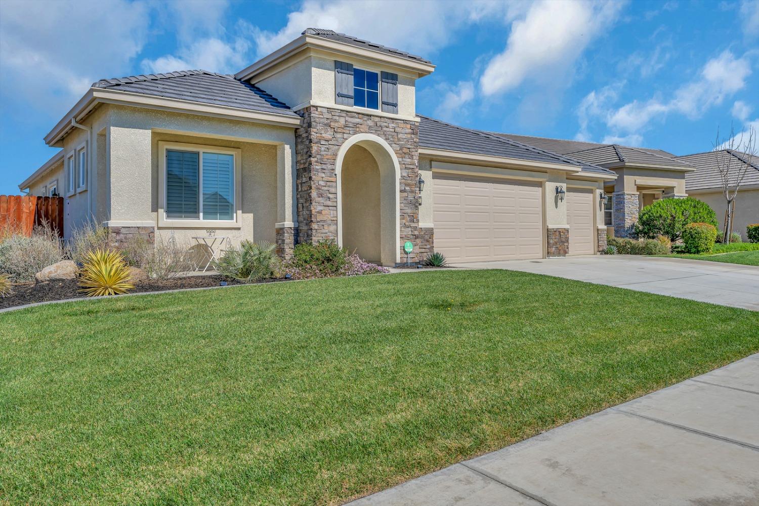 Detail Gallery Image 1 of 1 For 1182 Obsidian Ct, Los Banos,  CA 93635 - 4 Beds | 2 Baths