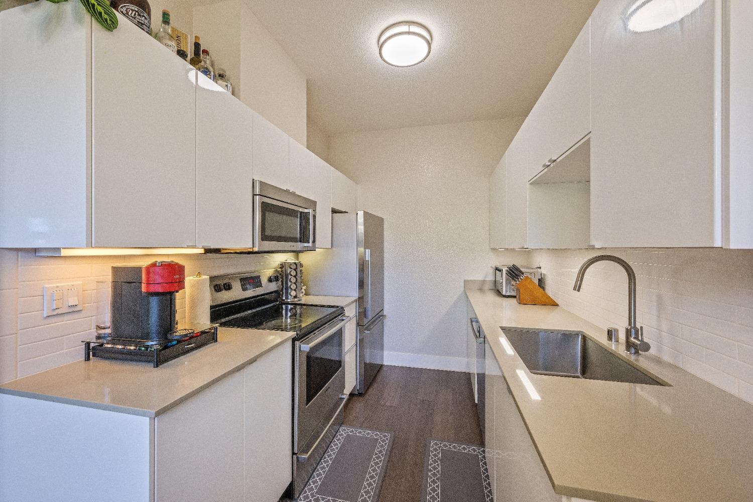 Detail Gallery Image 1 of 1 For 135 Shoreline Ct, Richmond,  CA 94804 - 1 Beds | 1 Baths