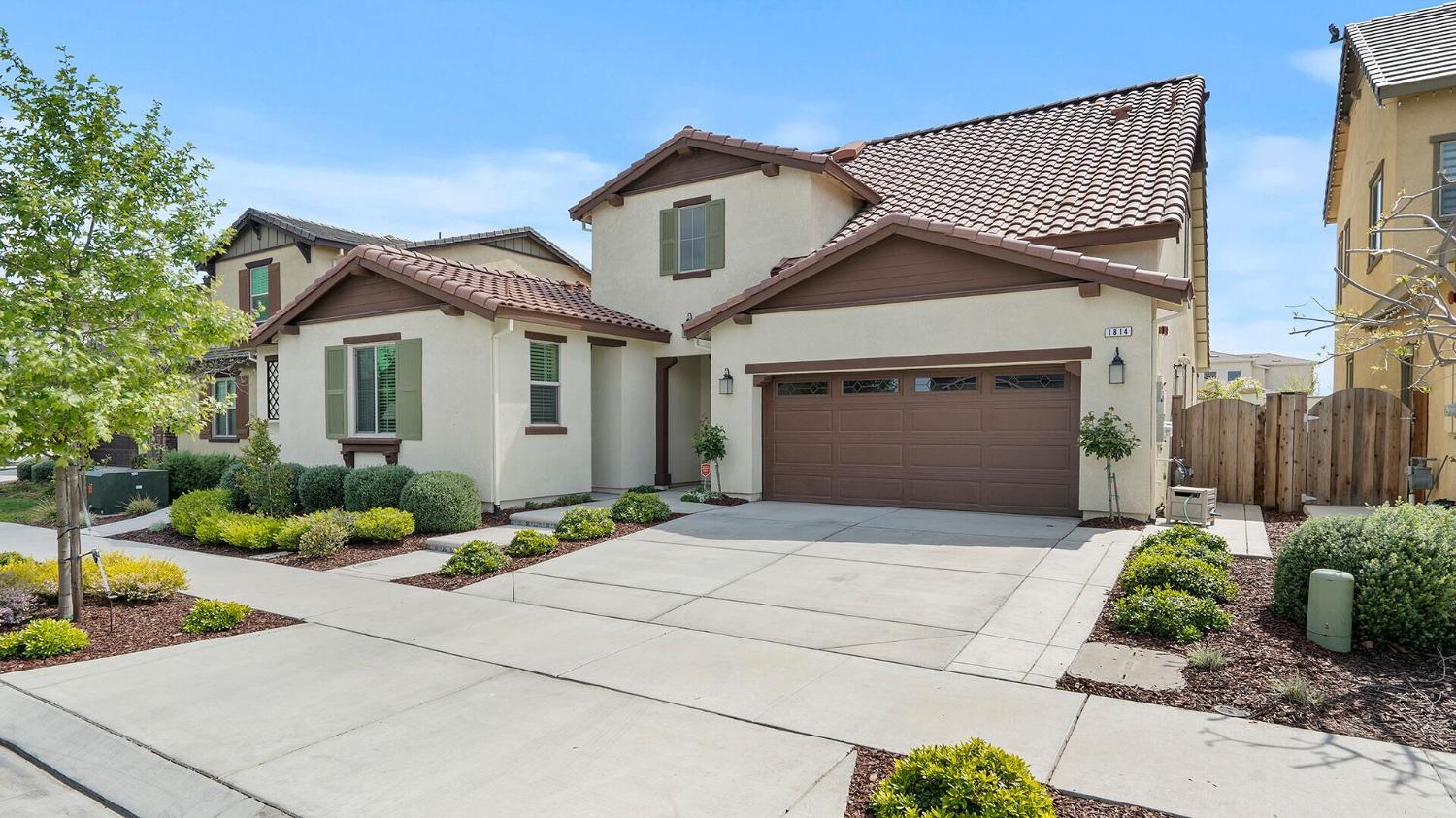 Detail Gallery Image 1 of 1 For 1814 Branson Ct, Lathrop,  CA 95330 - 5 Beds | 4/1 Baths