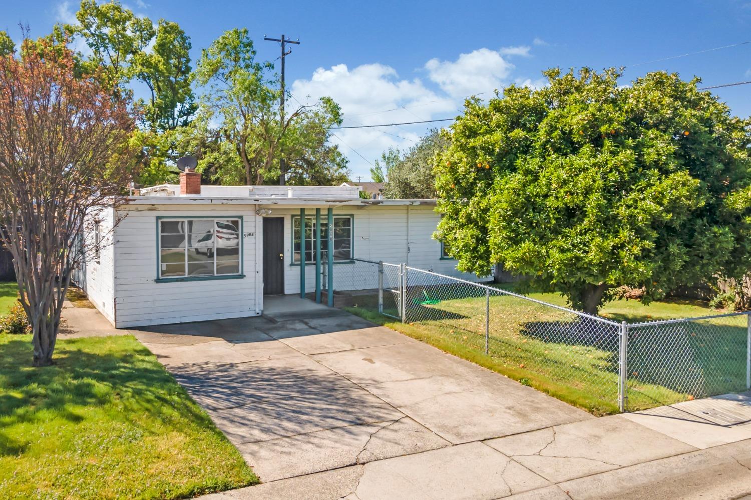 Detail Gallery Image 1 of 1 For 5908 35th Ave, Sacramento,  CA 95824 - 3 Beds | 1 Baths