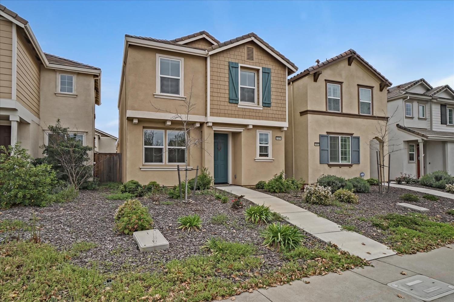 Detail Gallery Image 1 of 1 For 11074 International Dr, Rancho Cordova,  CA 95670 - 3 Beds | 2/1 Baths